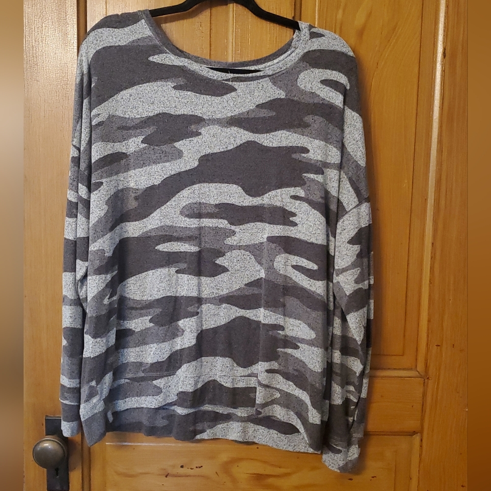 Long sleeve camo
